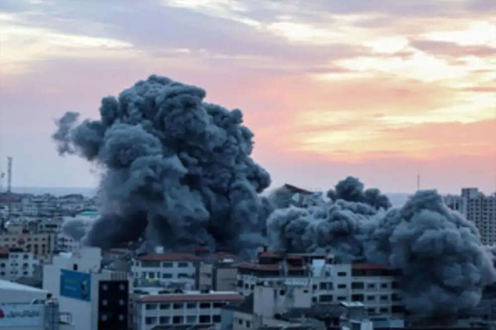 अमेरिका और ईरान के बीच संघर्ष: एक जटिल युद्ध की कहानी