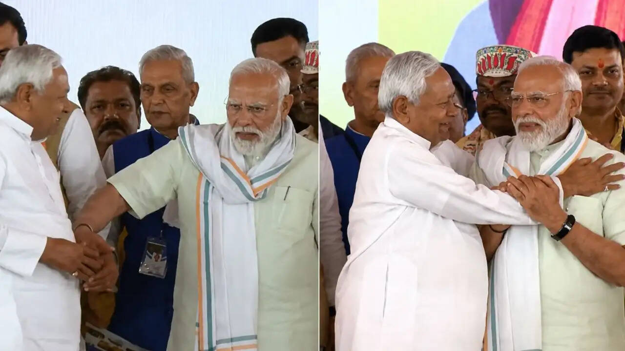 बिहार में पीएम मोदी और नीतीश कुमार की दोस्ती का एक यादगार पल