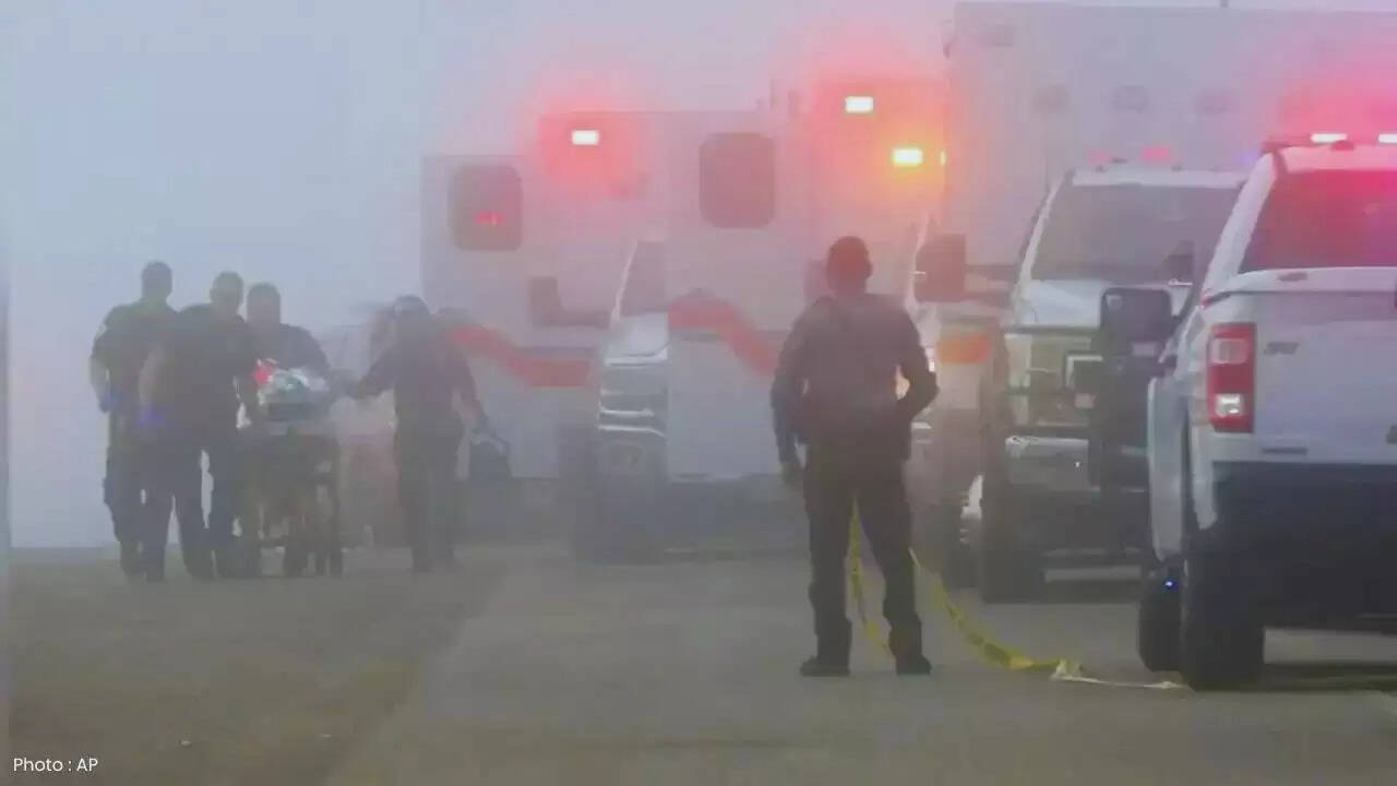 टेक्सास में मैक्सिकन नौसेना का विमान हादसा: रेस्क्यू ऑपरेशन जारी