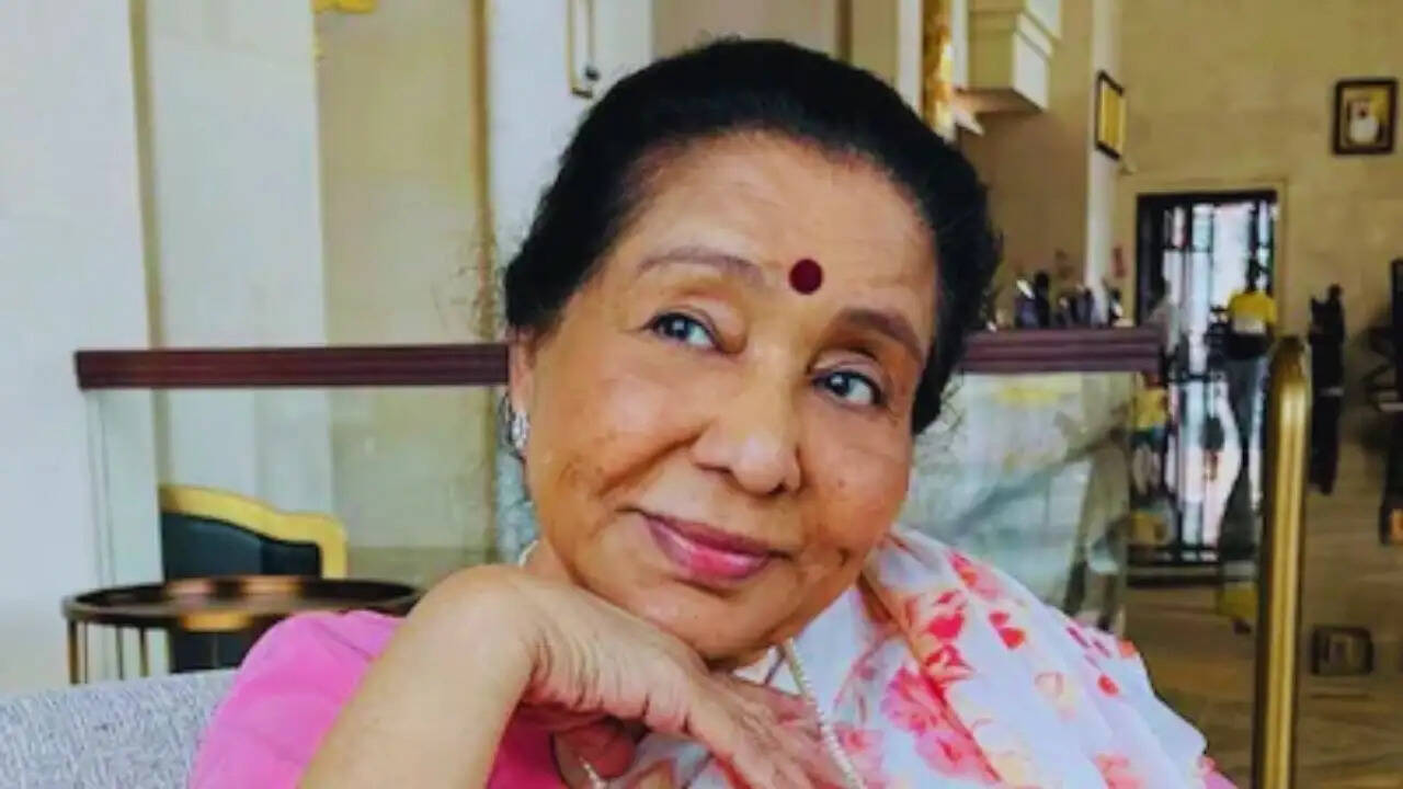 भारतीय संगीत की रानी आशा भोसले का निधन: जानें उनकी संपत्ति और करियर के बारे में