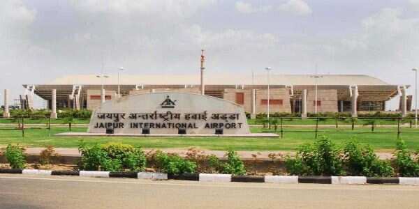 जयपुर एयरपोर्ट पर कस्टम की कार्रवाई: 1.34 करोड़ का सोना रेक्टम में छुपा कर ला रहे दो यात्री गिरफ्तार