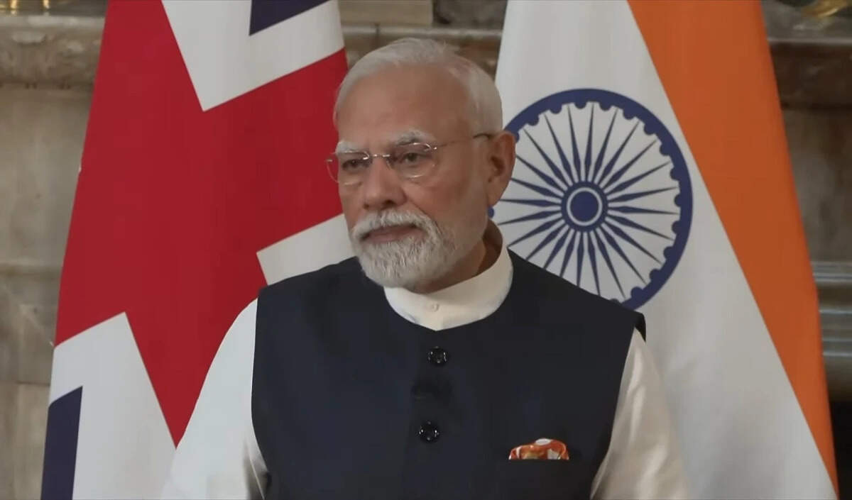 प्रधानमंत्री मोदी ने आतंकवाद पर दोहरे मानदंडों की आलोचना की