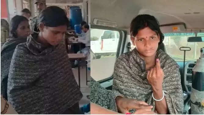 बिहार चुनाव में मतदान की अनोखी मिसाल: नवजात के साथ वोट देने पहुंची महिला