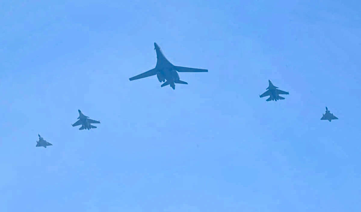 कुवैत के विमान द्वारा अमेरिकी फाइटर जेट्स को गलती से गिराने की घटना