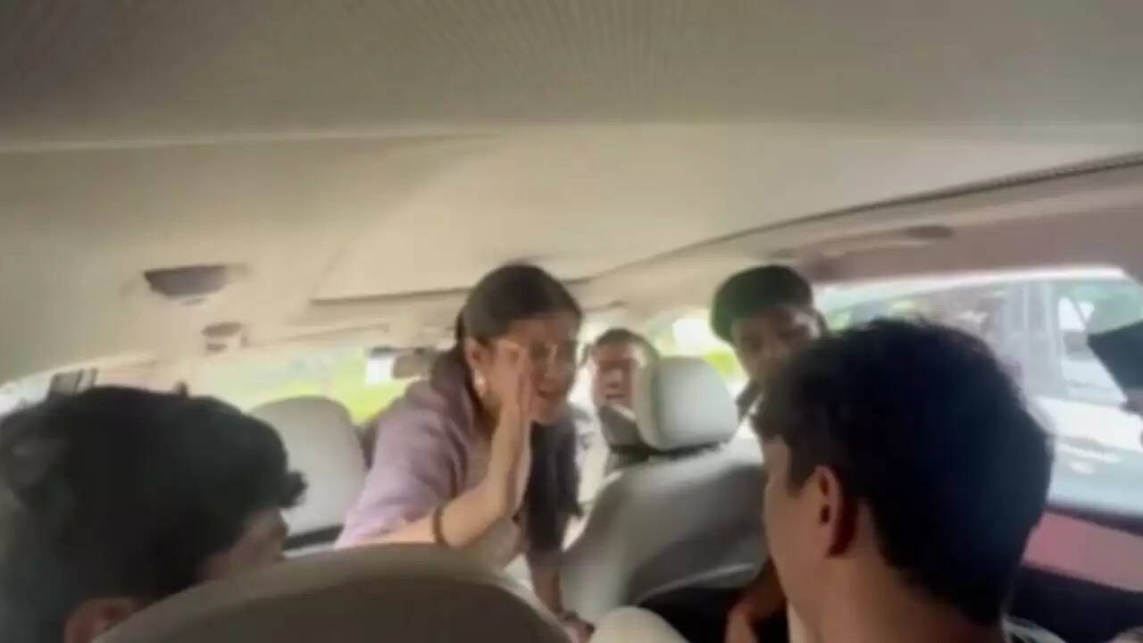 लखनऊ में एमिटी यूनिवर्सिटी में छात्र की पिटाई का मामला, वीडियो वायरल