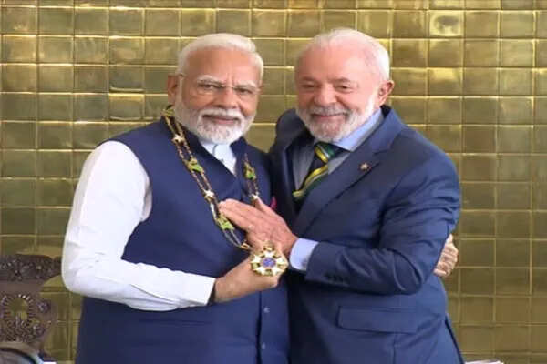 प्रधानमंत्री मोदी को ब्राजील में मिला सर्वोच्च सम्मान