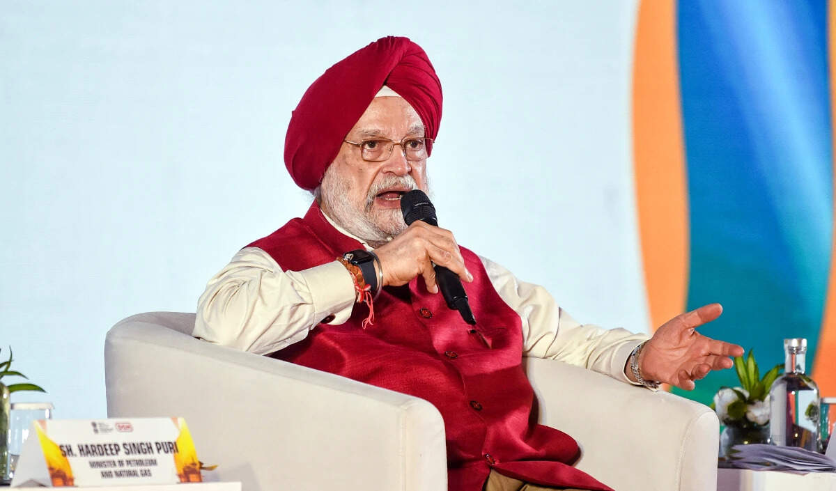 पेट्रोलियम मंत्री ने जैव-ईंधन के दावों को किया खारिज, ई-20 का उपयोग सुरक्षित बताया