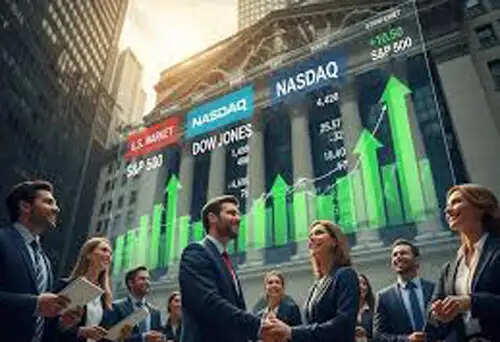 अमेरिकी शेयर बाजार ने नई ऊंचाई पर पहुंचकर सभी रिकॉर्ड तोड़े