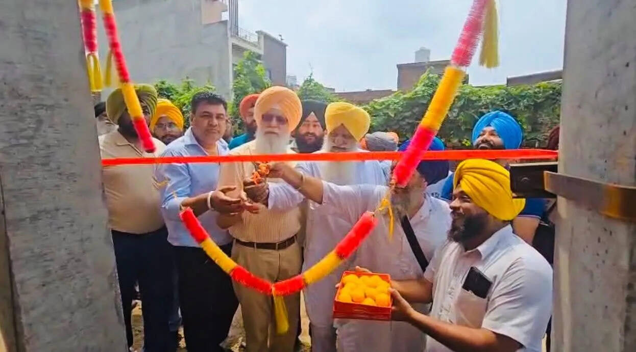 डॉ. निज्जर ने अमृतसर में नए ट्यूबवेल और ट्रांसफार्मर का उद्घाटन किया