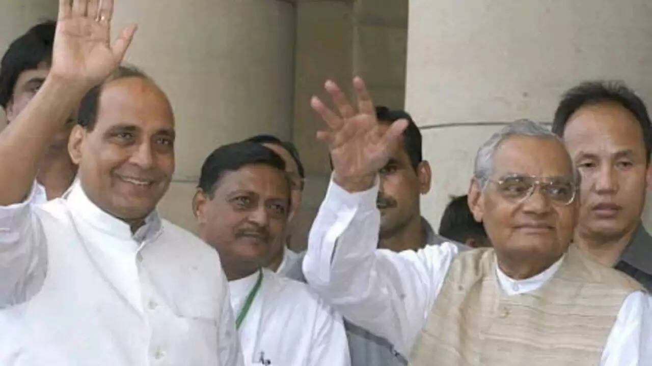 राजनाथ सिंह ने अटल बिहारी वाजपेयी की यादों को साझा किया