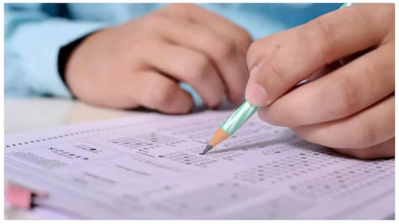 JEE Main 2026: छात्रों के लिए आंसर की पर उठे सवाल, जानें कैसे करें चैलेंज