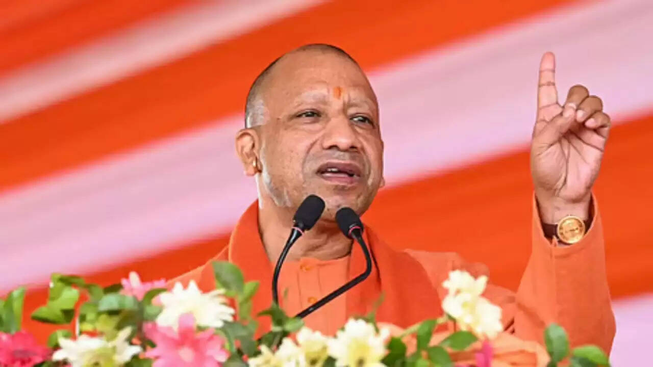 योगी आदित्यनाथ की सख्त चेतावनी: बरेली में दंगों पर लगाम लगाने का संदेश