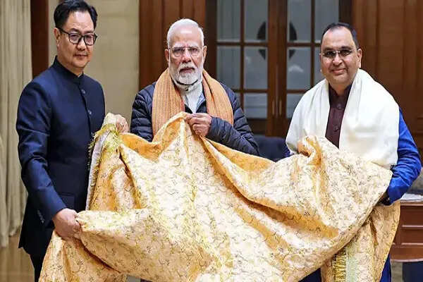 सुप्रीम कोर्ट में अजमेर दरगाह पर चादर चढ़ाने की परंपरा पर रोक लगाने की याचिका