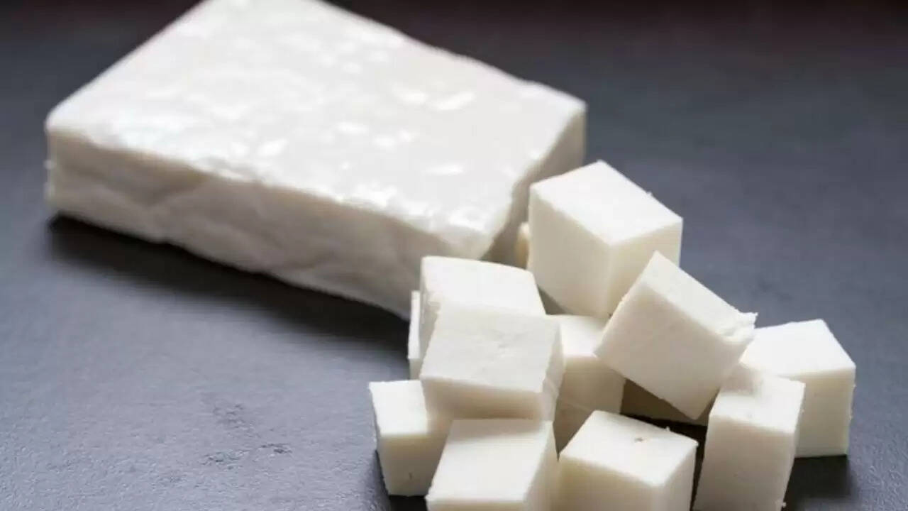 दिल्ली में नकली पनीर की बढ़ती बिक्री: जानें असली और नकली पनीर में अंतर