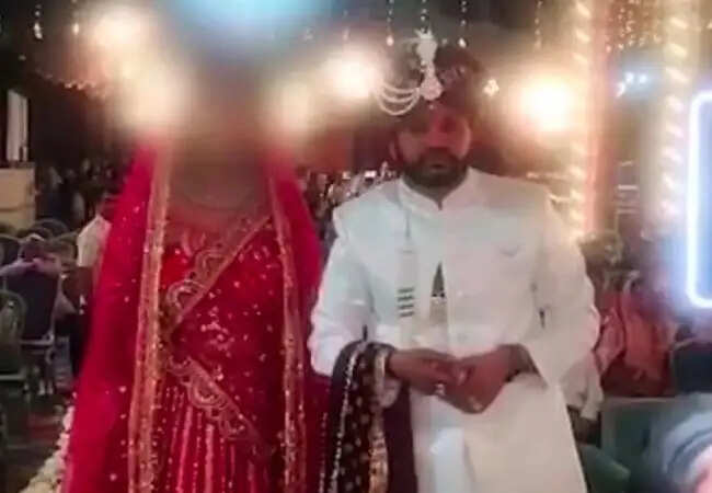 उत्तर प्रदेश में प्रेमी ने दुल्हन के साथ मंडप में लिए फेरे, शादी में आया फिल्मी मोड़