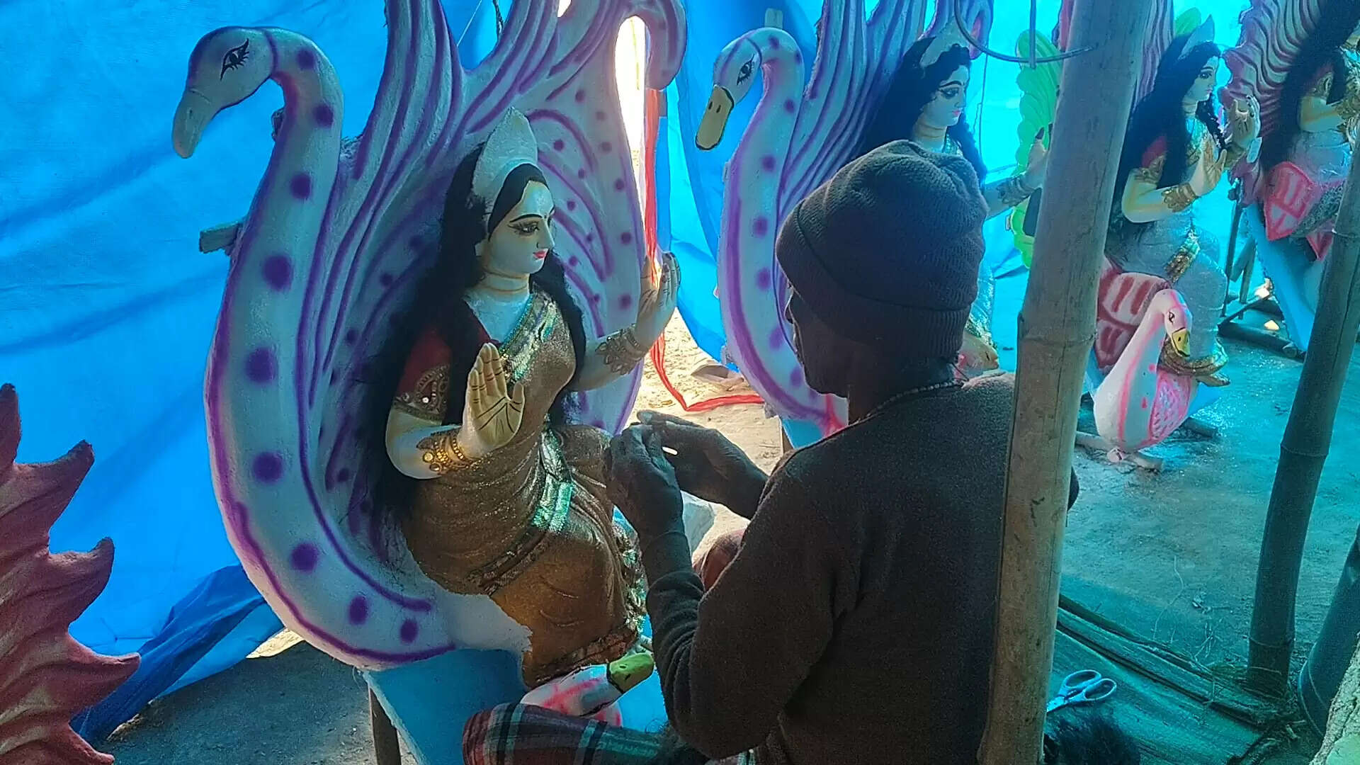 बसंत पंचमी पर सरस्वती पूजा की तैयारियां जाेराें पर, मूर्ति बाजार में लौटी रौनक