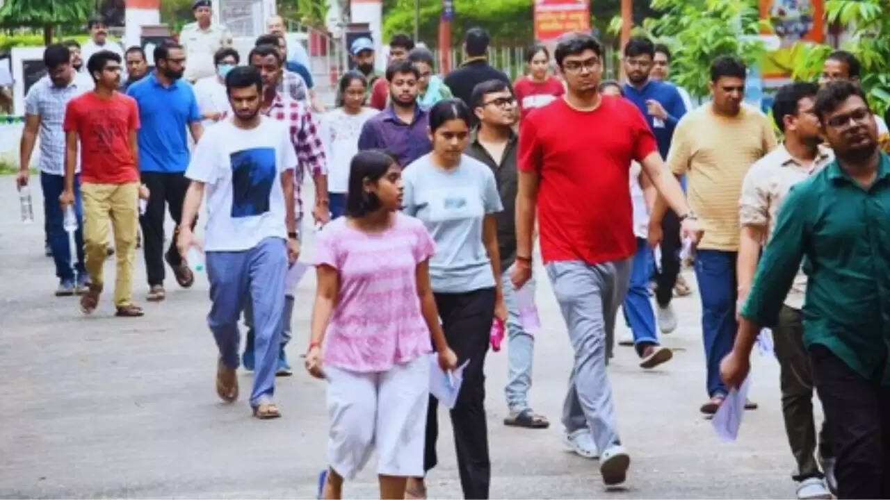 राजस्थान ग्रुप डी भर्ती 2025: 24.75 लाख आवेदकों की भीड़, क्या है ओवर क्वालिफिकेशन का सच?