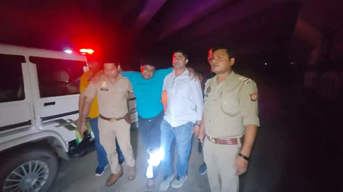 ग्रेटर नोएडा में पुलिस एनकाउंटर: दो बदमाश घायल