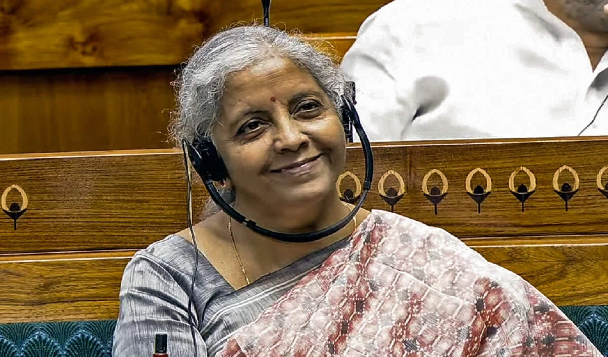 भारत में मुद्रास्फीति पर कच्चे तेल की कीमतों का सीमित प्रभाव: वित्त मंत्री