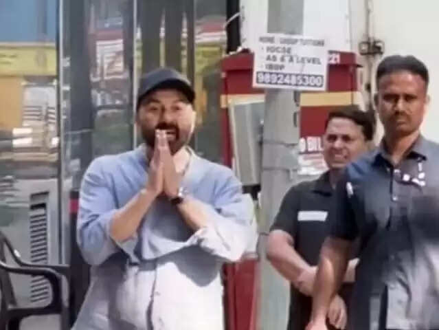 सनी देओल का गुस्सा: पिता धर्मेंद्र की सेहत को लेकर पैपराजी से नाराजगी