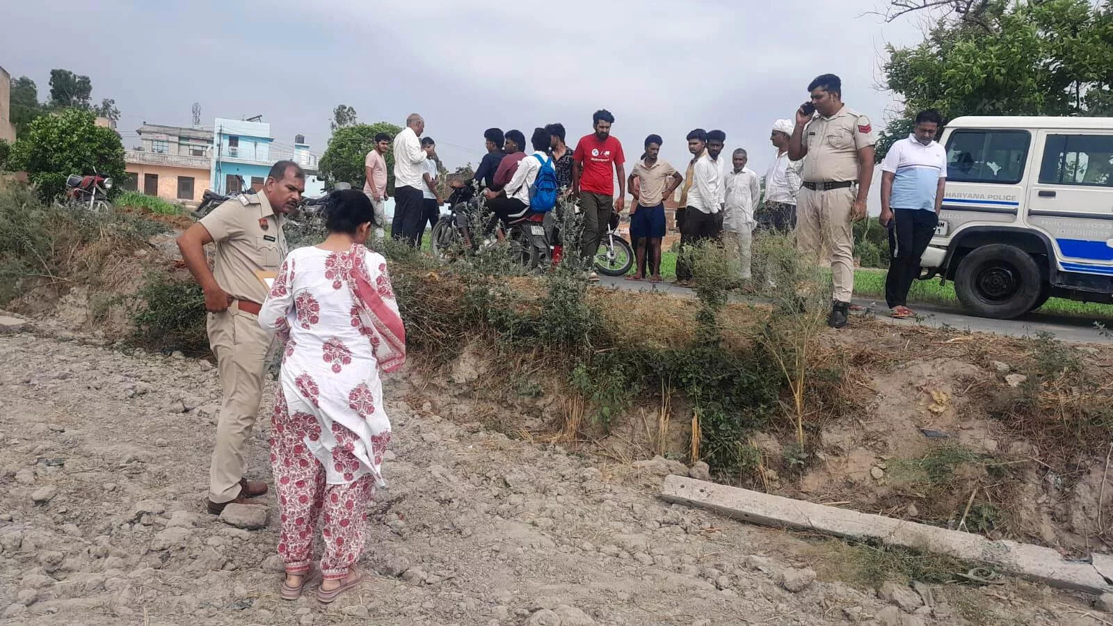 डिकाडला-आट्टा मार्ग पर सड़क दुर्घटना में तीन युवकों की मौत, 9 पर हत्या का मामला दर्ज
