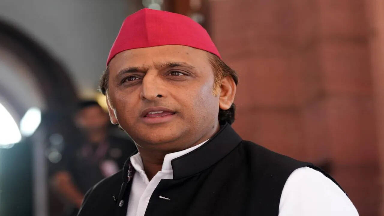 अखिलेश यादव ने योग दिवस पर योग को दैनिक जीवन में शामिल करने की अपील की