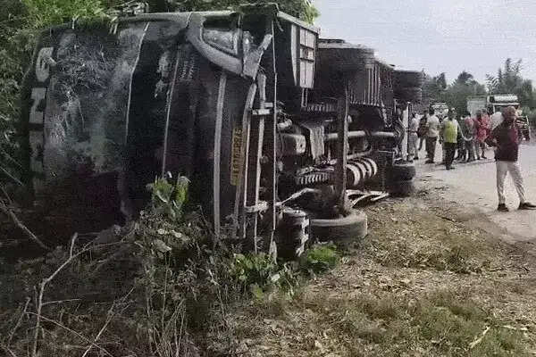 गुरदासपुर-पठानकोट हाईवे पर भीषण सड़क हादसा, 2 छात्रों की मौत