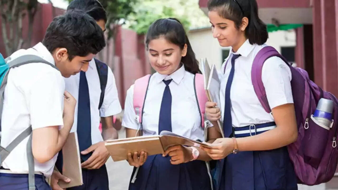 हिमाचल में सरकारी स्कूलों को सीबीएसई से जोड़ने का ऐलान