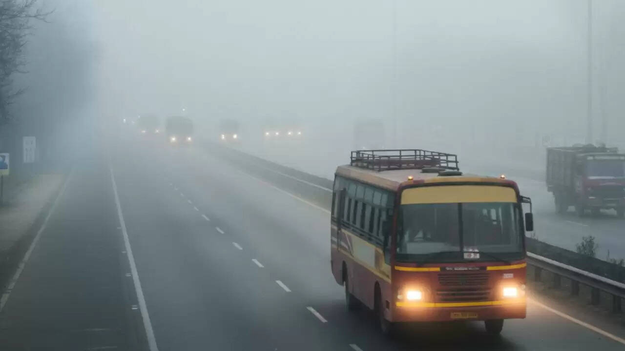 उत्तर भारत में कड़ाके की ठंड और घने कोहरे का प्रभाव