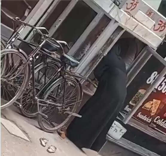 कानपुर में मुस्लिम महिला की श्रद्धा ने दिल छू लिया: भगवान शिव के प्रति आस्था