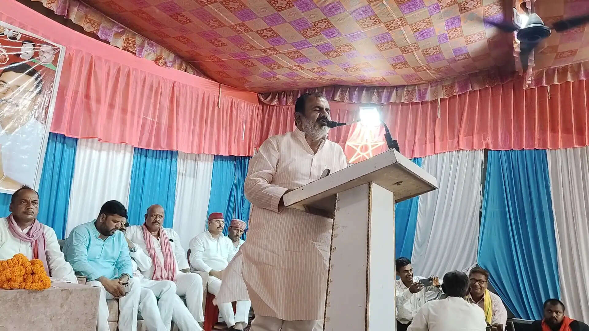 समाजवादी पार्टी की समीक्षा बैठक: 2027 चुनाव की तैयारी पर जोर