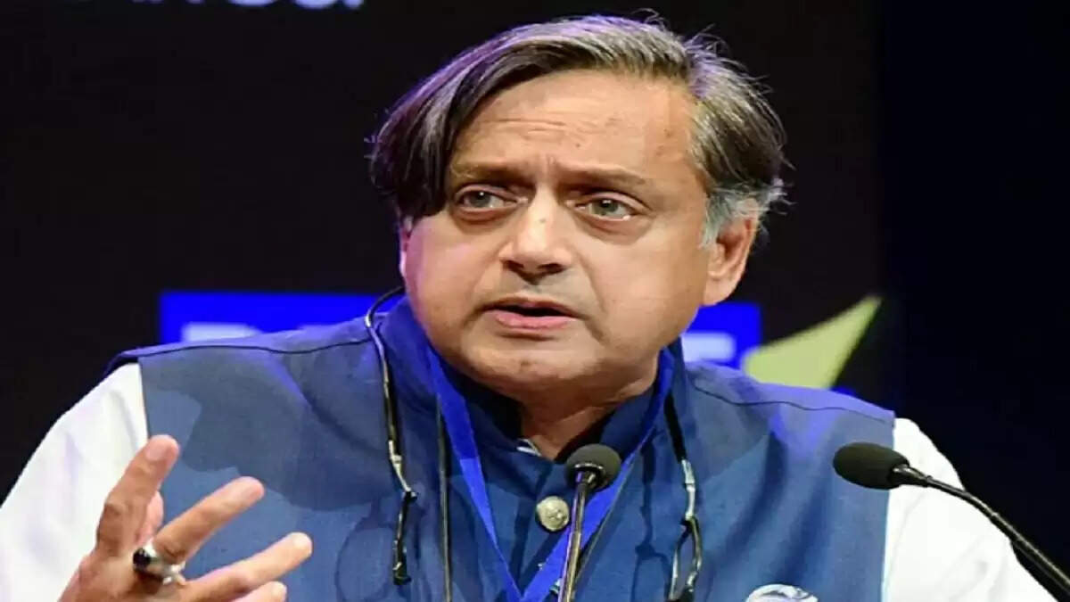 शशि थरूर ने ट्रंप के टैरिफ पर उठाए सवाल, भारत को भी उठाने चाहिए कदम