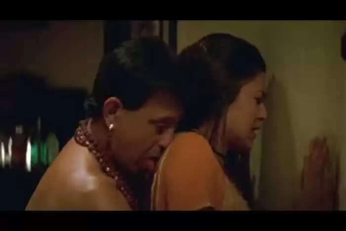 सुष्मिता सेन की इंटीमेट सीन विवाद: सेट पर रोते हुए भागीं