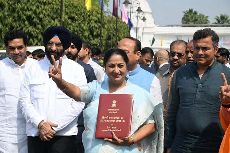 दिल्ली सरकार ने 2026 का बजट पेश किया: 1.03 लाख करोड़ का प्रावधान