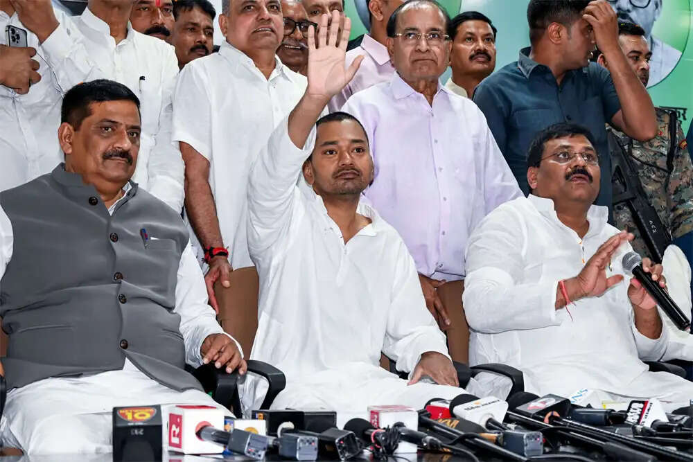 नीतीश कुमार के बेटे निशांत की राजनीति में एंट्री पर उठे सवाल