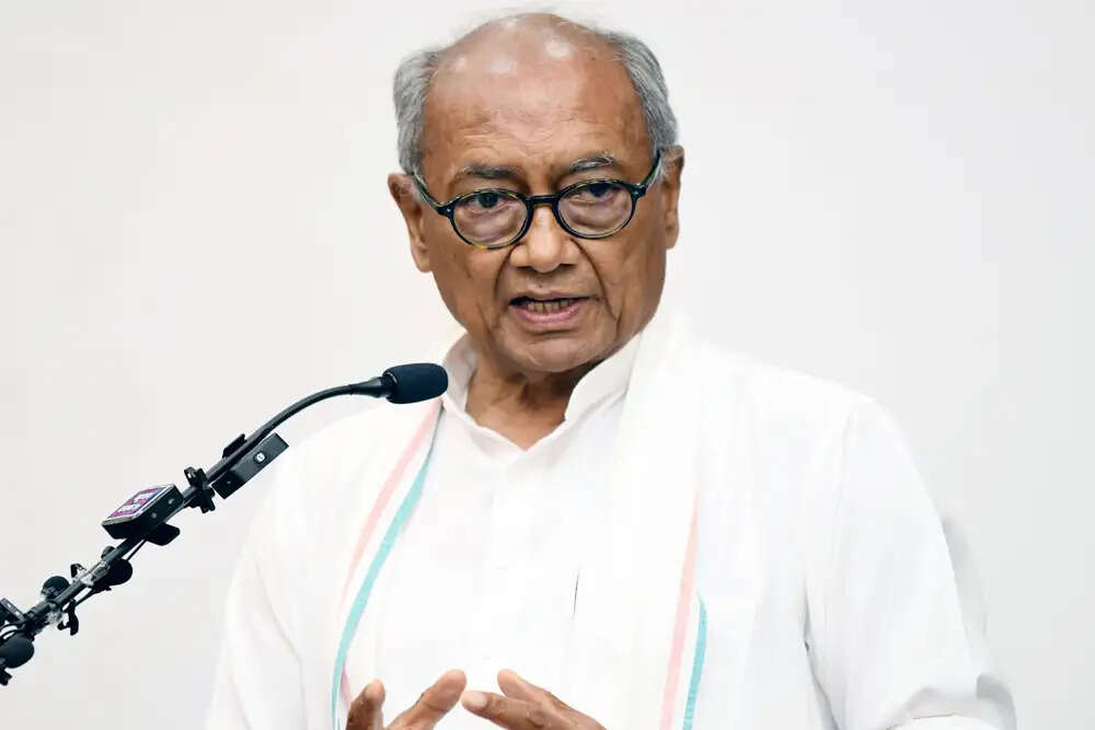 दिग्विजय सिंह ने आदिवासी बालिकाओं की मृत्यु पर प्रशासनिक लापरवाही की निंदा की