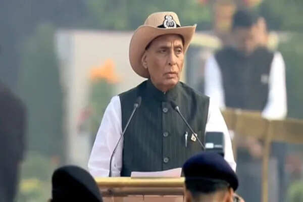 पुलिस स्मृति दिवस पर राजनाथ सिंह ने दी श्रद्धांजलि, सुरक्षा बलों के योगदान को सराहा