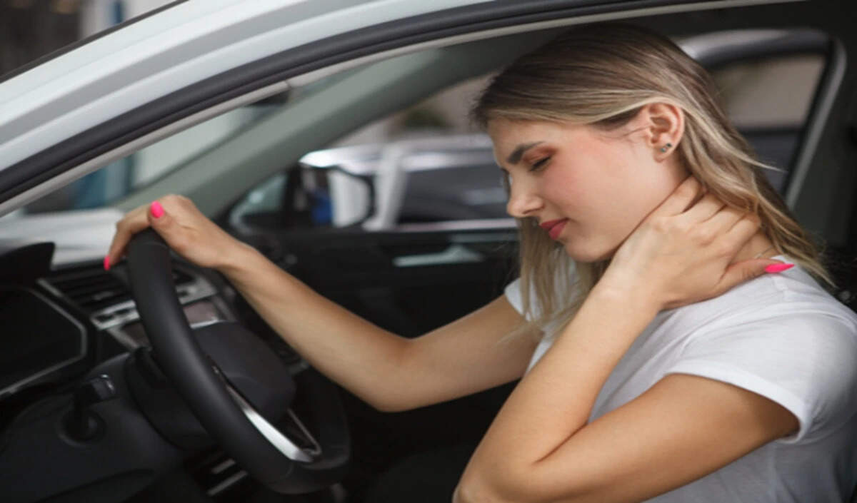 ड्राइविंग के दौरान पीठ और गर्दन के दर्द से बचने के उपाय