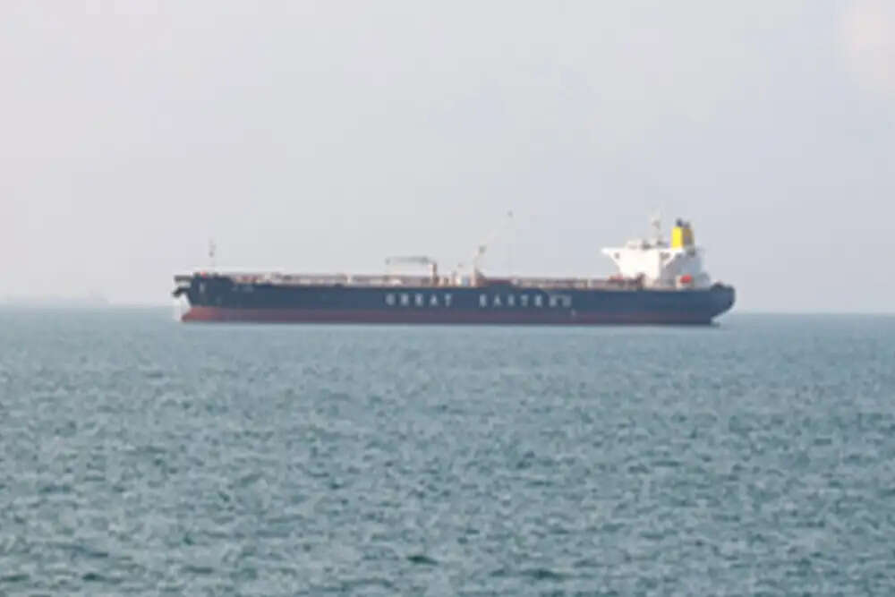 अमेरिका और ईरान के बीच होर्मुज की खाड़ी पर बढ़ता तनाव