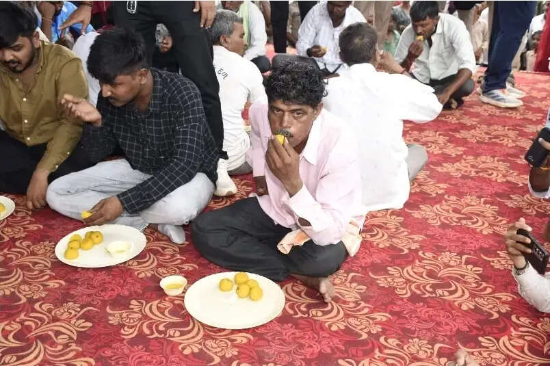 30 मिनट, 28 लड्डू और जीत का जुनून… तरणेतर मेले में बलवंत राघवाणी ने रचा अनोखा रिकॉर्ड