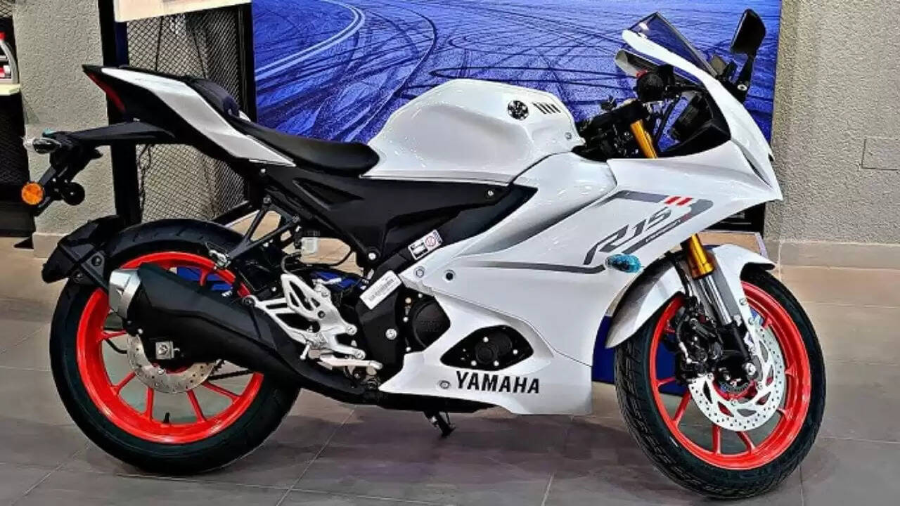 Yamaha R15: जानें नई स्पोर्ट बाइक के दमदार फीचर्स और कीमत