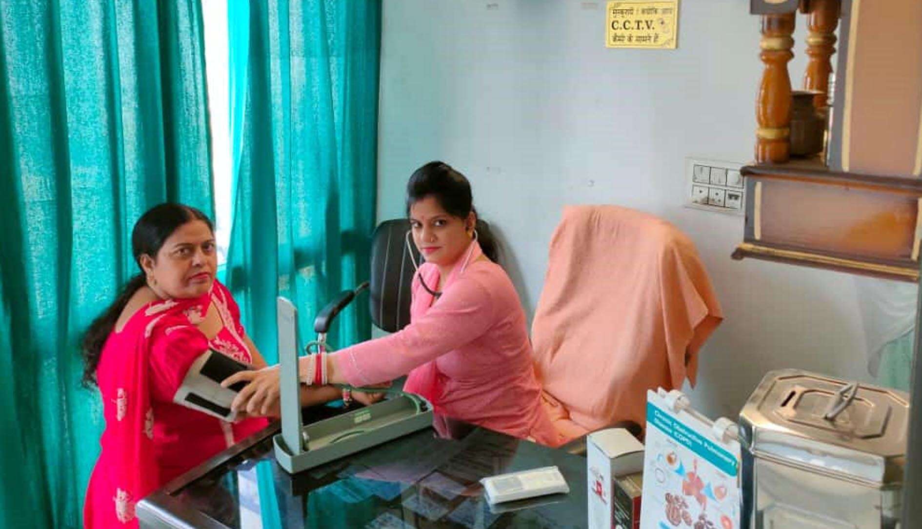 फतेहाबाद:मंदिरों में उमड़ी शिवभक्तों की भीड़,किया भोलेबाबा का जलाभिषेक