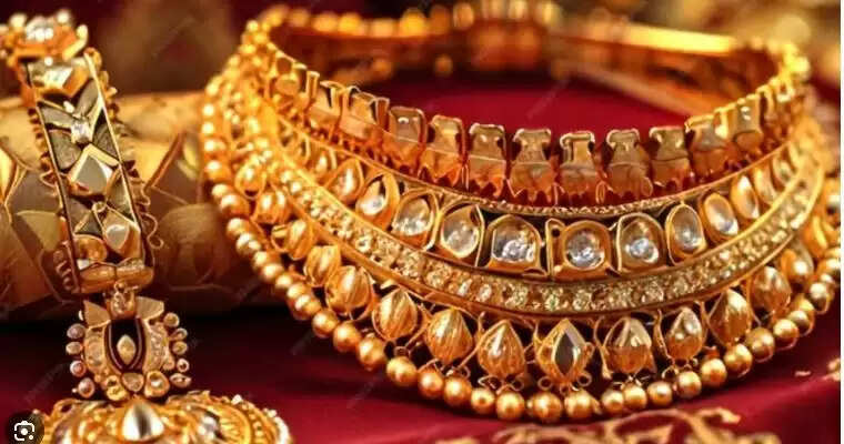 उत्तर प्रदेश में सोने की कीमतों में गिरावट, चांदी में उछाल