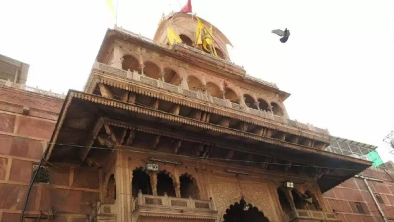 बांके बिहारी मंदिर विवाद: सुप्रीम कोर्ट ने मध्यस्थता का दिया सुझाव