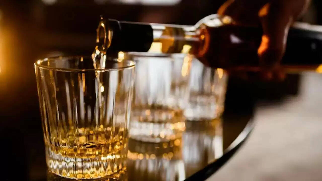 चीन की शराब मार्केट: कैसे बदल रही है पीने की संस्कृति और बढ़ रही है मांग?
