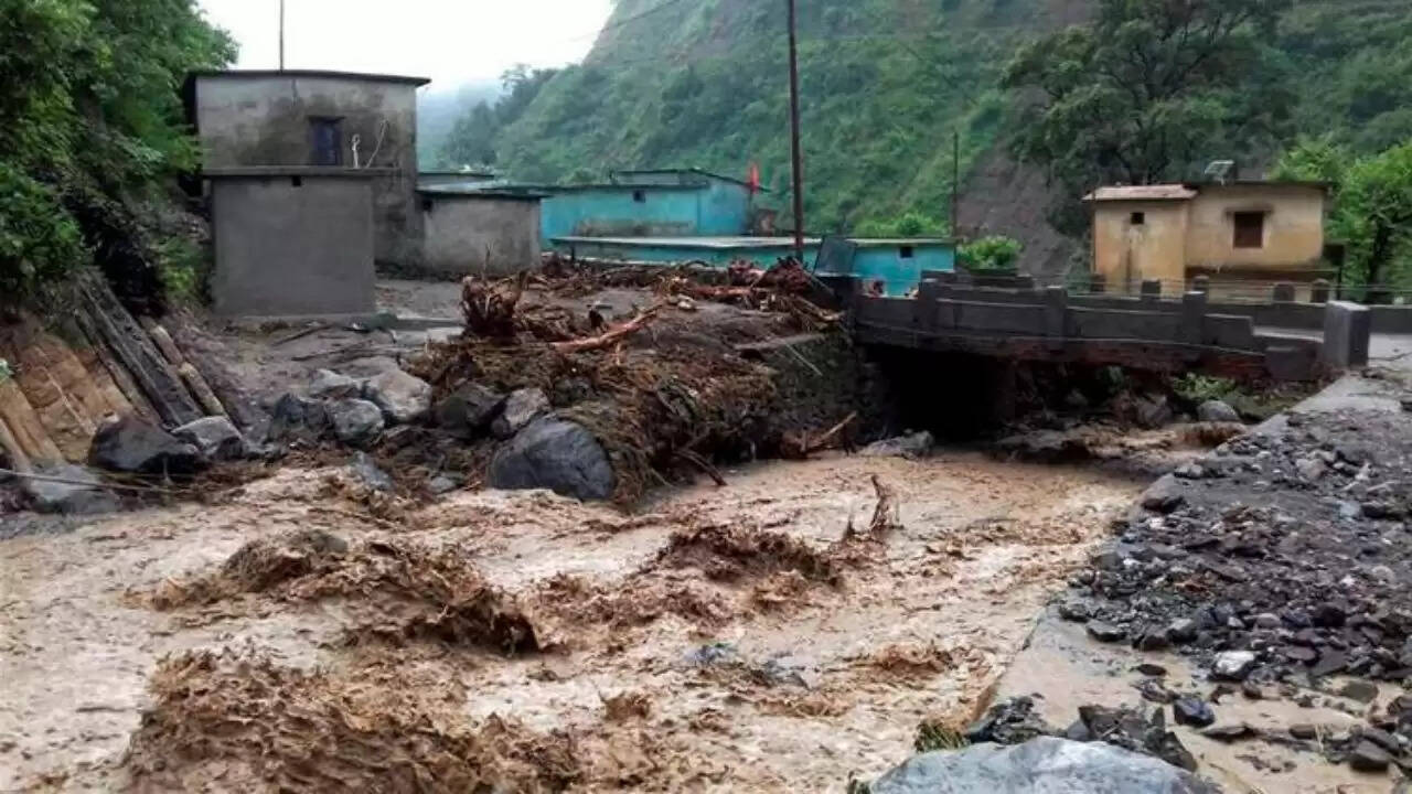 उत्तराखंड और हिमाचल प्रदेश में भारी बारिश का अलर्ट: जानें स्थिति