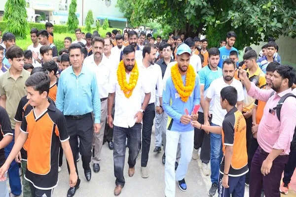 कनिष्क चौहान का सिरसा में भव्य स्वागत, ऑस्ट्रेलिया दौरे के लिए चयनित
