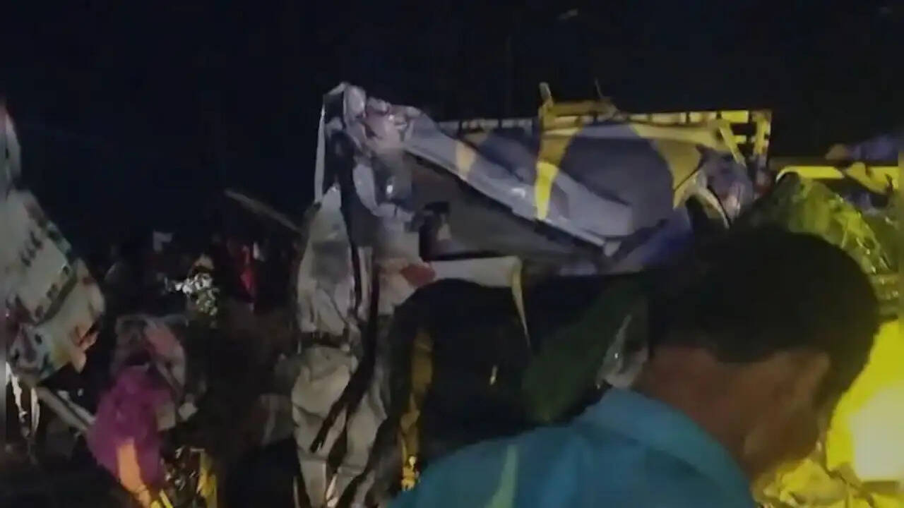 कटिहार में भयानक सड़क हादसा: 10 की मौत, कई घायल