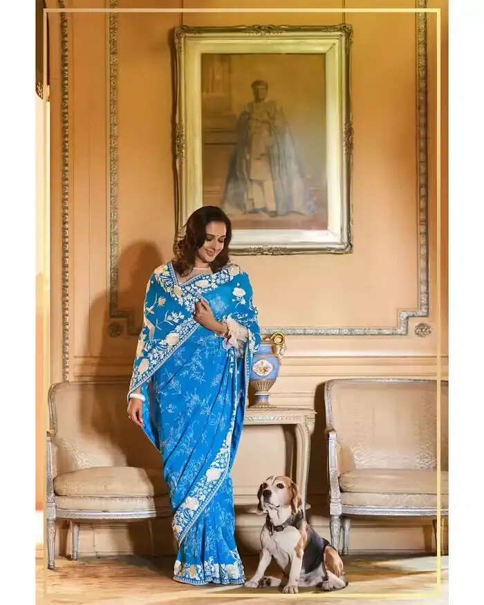 महारानी राधिकाजे गायकवाड़ का शानदार साड़ी लुक: 47 की उम्र में भी रॉयल ग्लो