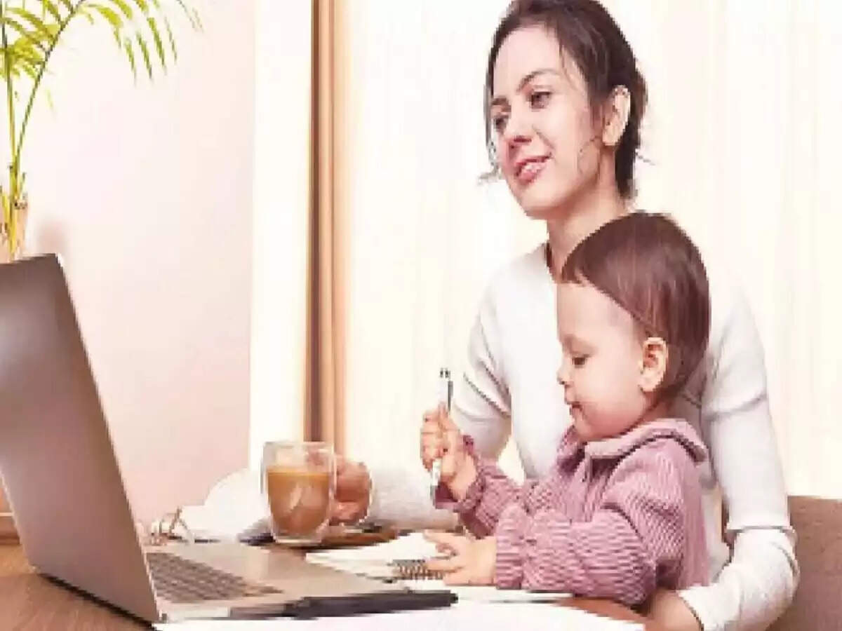 वर्किंग मॉम्स के लिए प्रेरणा: कैसे आपकी अनुपस्थिति बच्चों को सिखाती है महत्वपूर्ण सबक